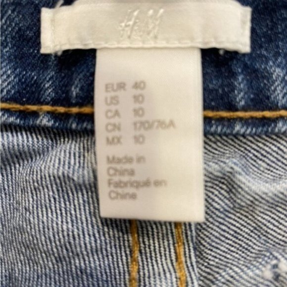 H&M WOMEN'S SIZE 10 HIGH RISE STRAIGHT CAPRI JEANS WITH RAW HEM SIZE 10 - Picture 4 of 11